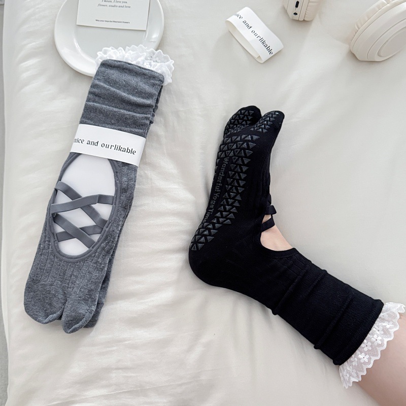 Lace Trim Split Toe Yoga Socks - đánh giá và giá Yoga Of Fitness